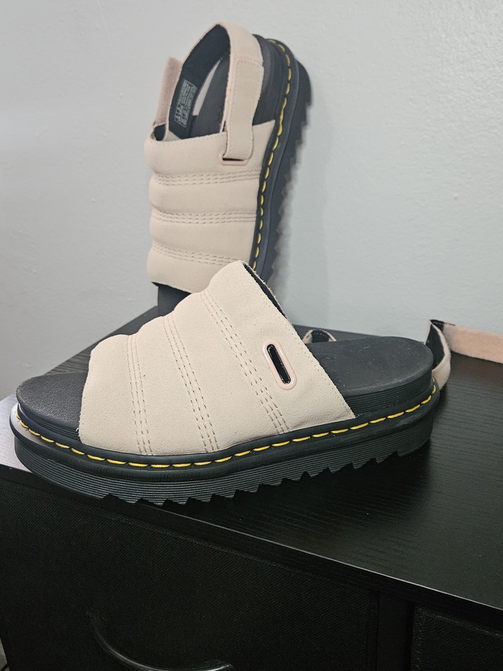 Dr. Martens Women's sandals suede Size 10 EU 42 Powder Pink kole - Picture 10 of 12